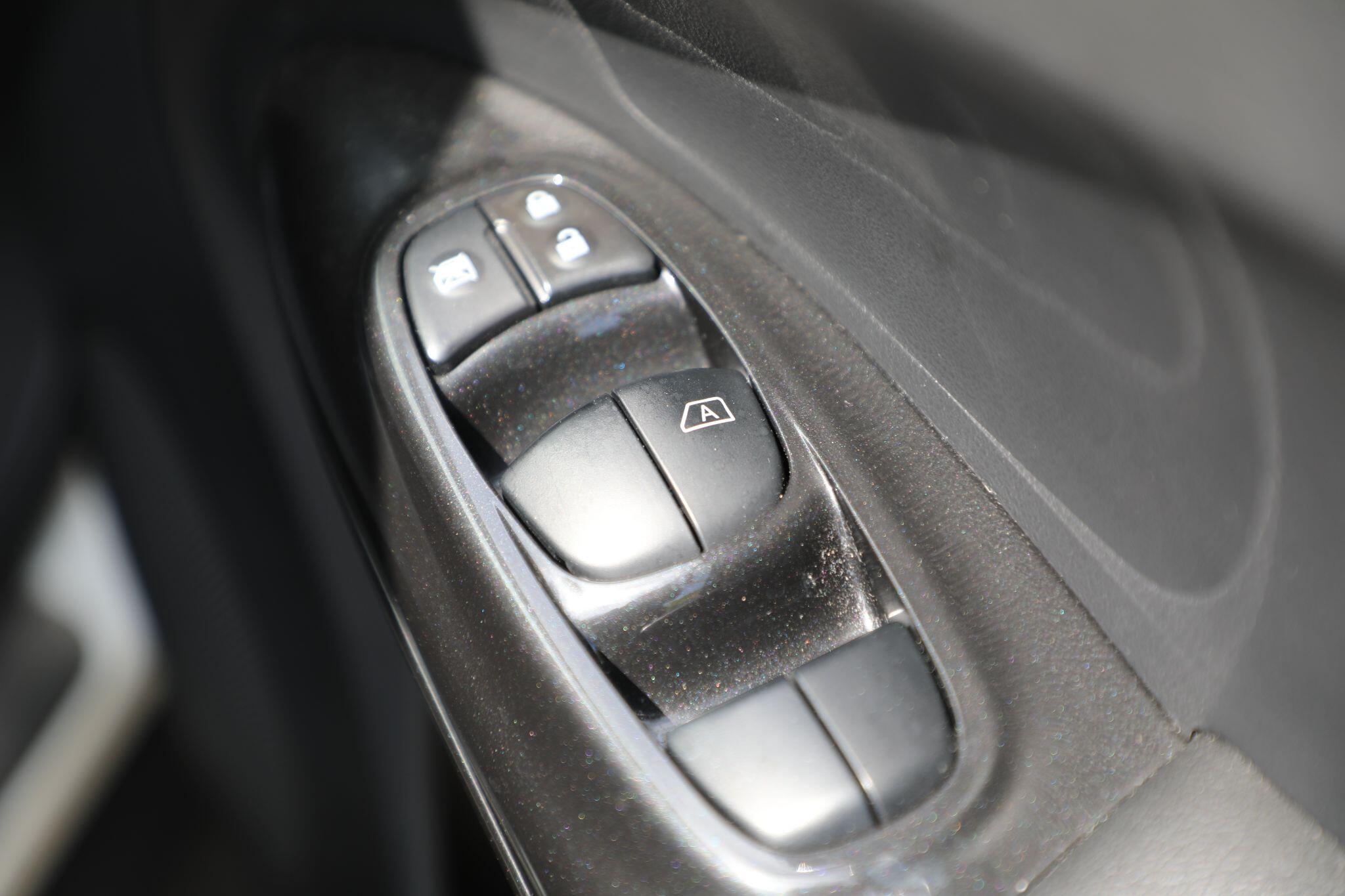 Large vehicle image
